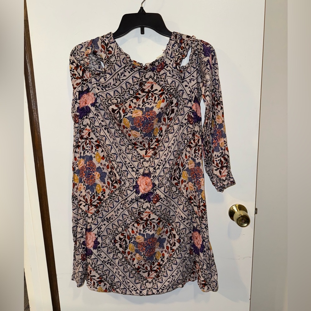 Rewind Floral Cold Shoulder Dress Size Medium